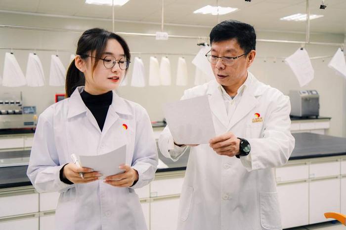 太陽紙業(yè)應(yīng)廣東:當(dāng)好&ldquo;領(lǐng)頭雁&rdquo;,讓企業(yè)涌動(dòng)創(chuàng)新力